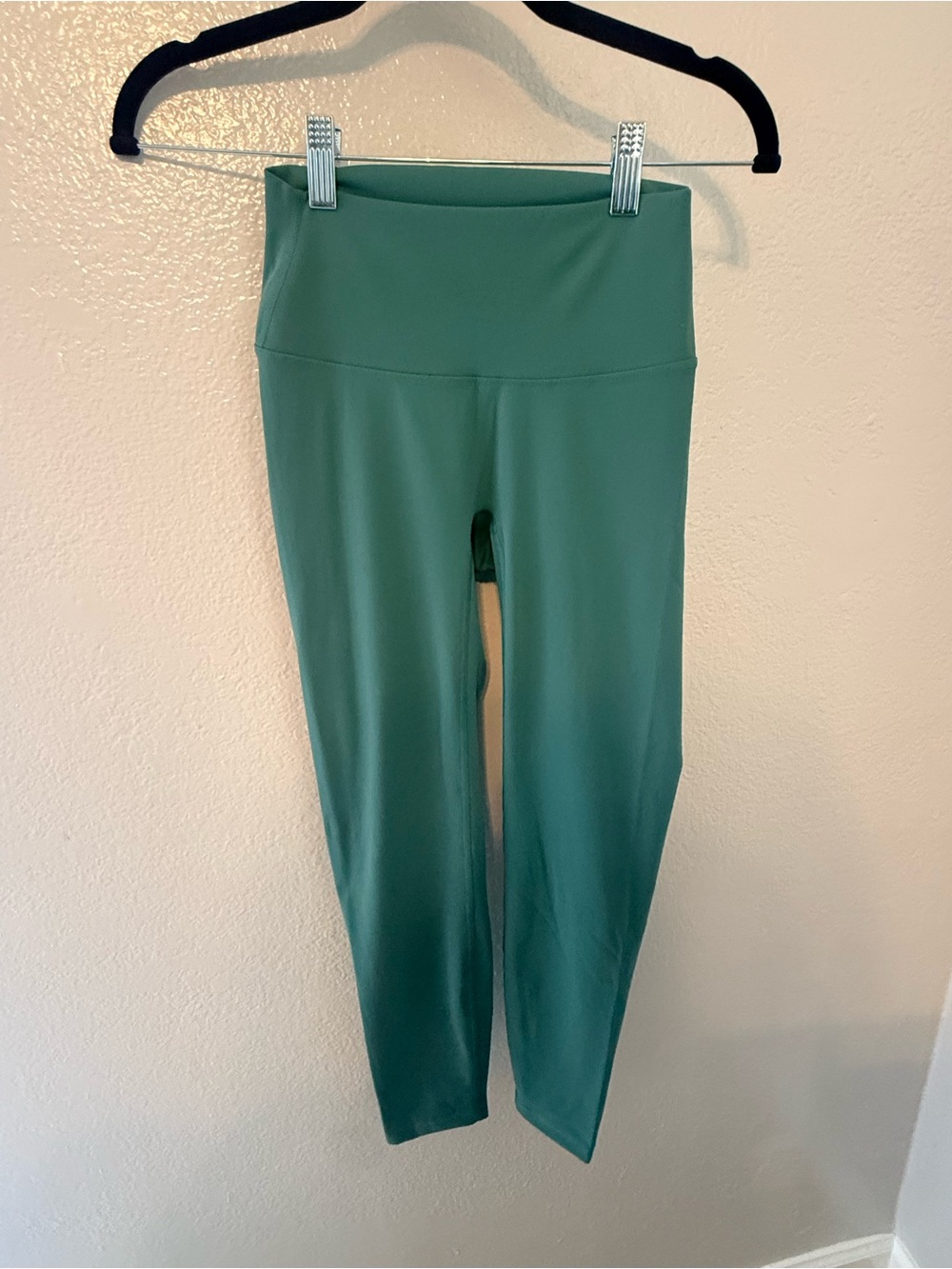 Woman High-Waist Green Active Leggings